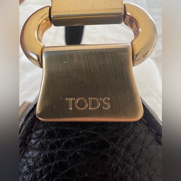 Auth EUC w/COA Vintage Tod’s Handbag, Brown Pebbled Leather w/Gold Hardware - Picture 3 of 8